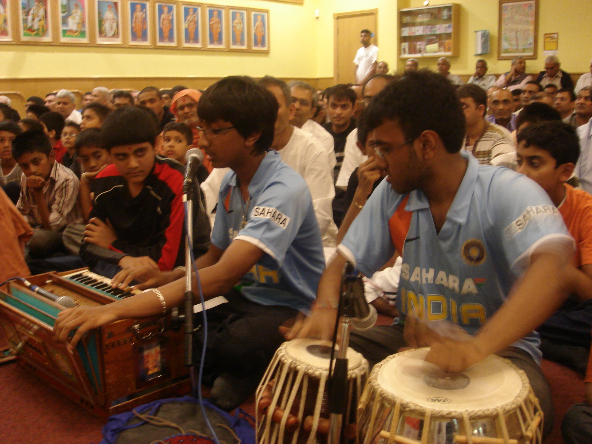 ©1987-2017 SKS Swaminarayan Temple East London