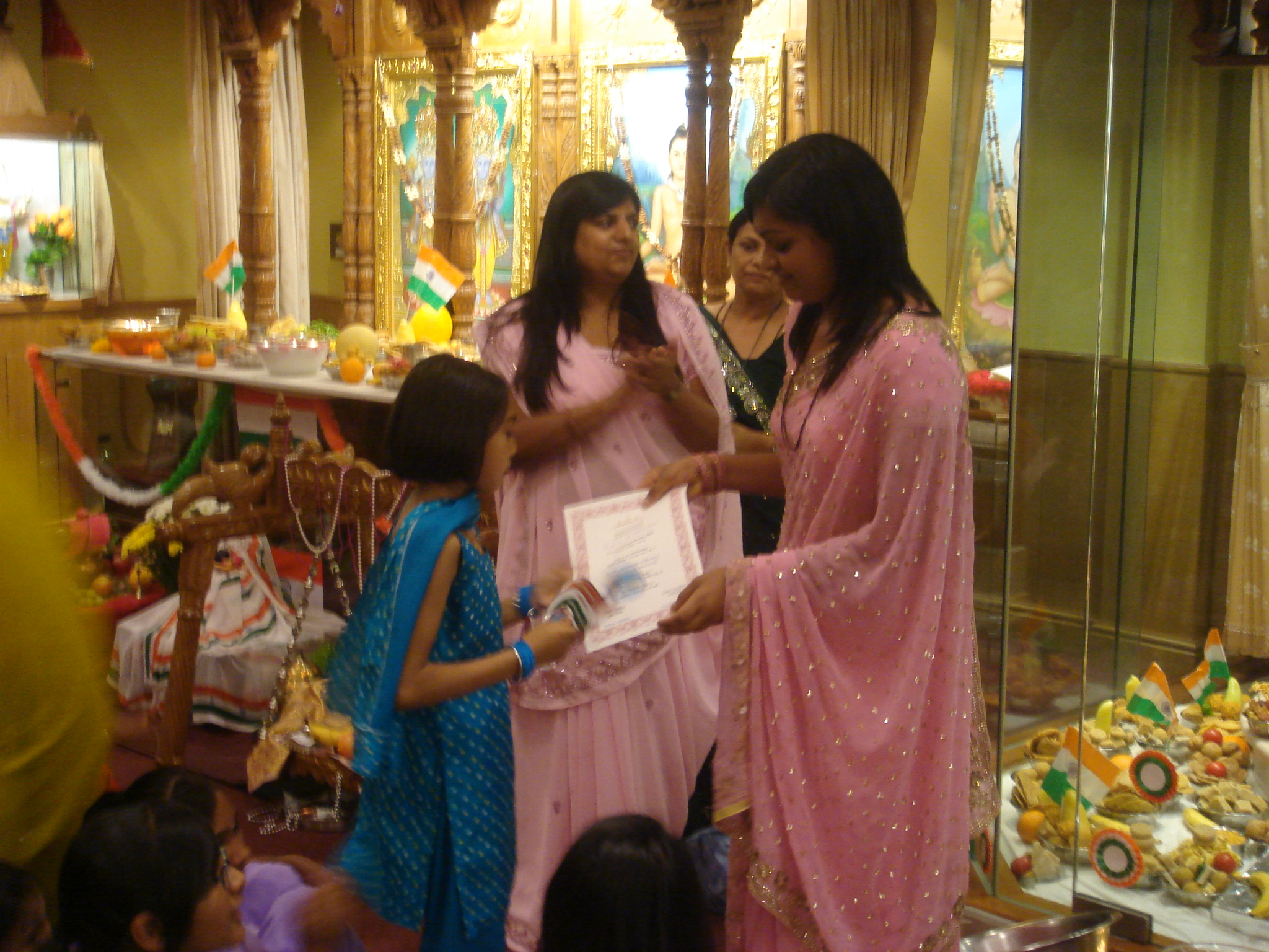 ©1987-2017 SKS Swaminarayan Temple East London