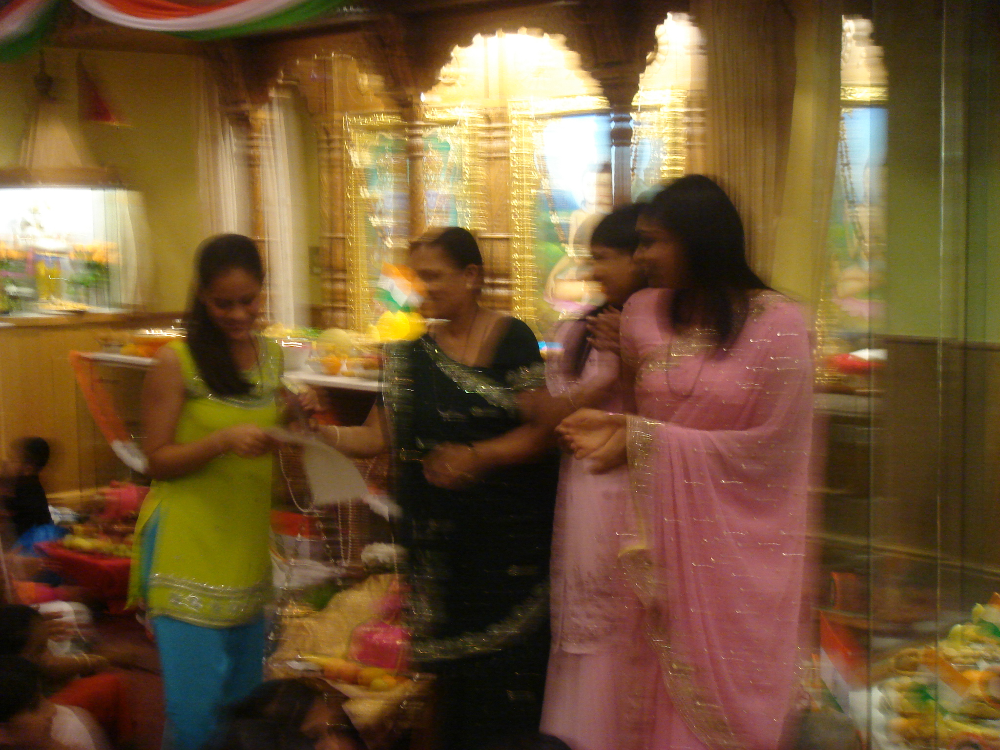 ©1987-2017 SKS Swaminarayan Temple East London