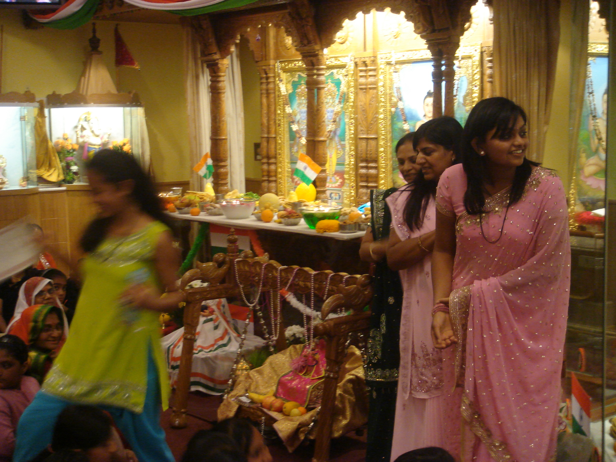 ©1987-2017 SKS Swaminarayan Temple East London