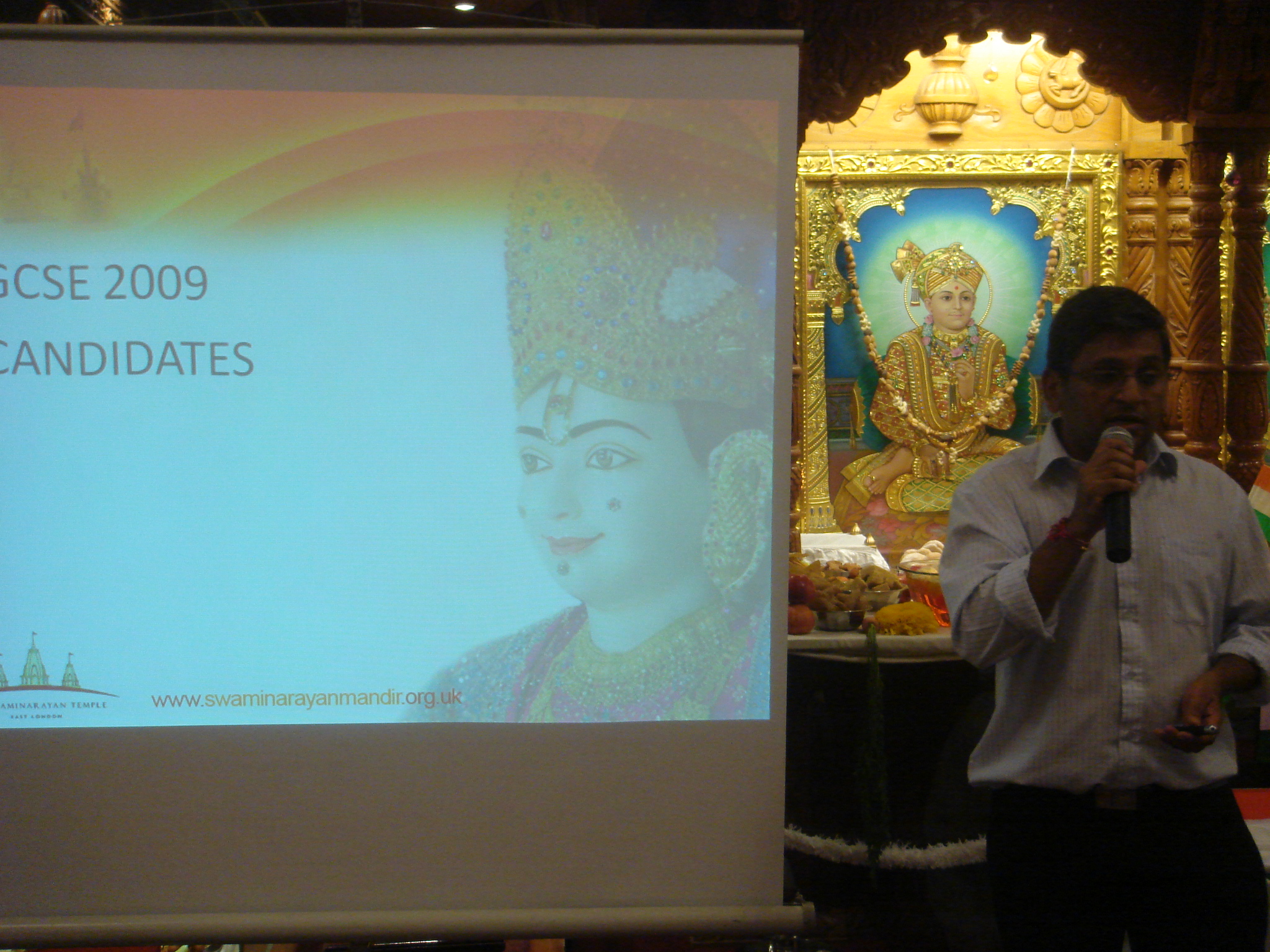 ©1987-2017 SKS Swaminarayan Temple East London