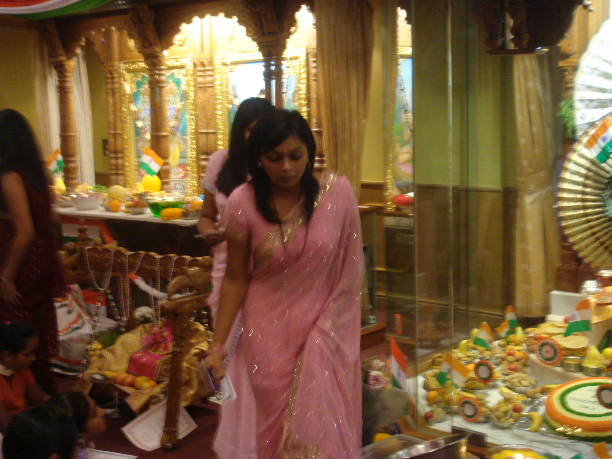 ©1987-2017 SKS Swaminarayan Temple East London