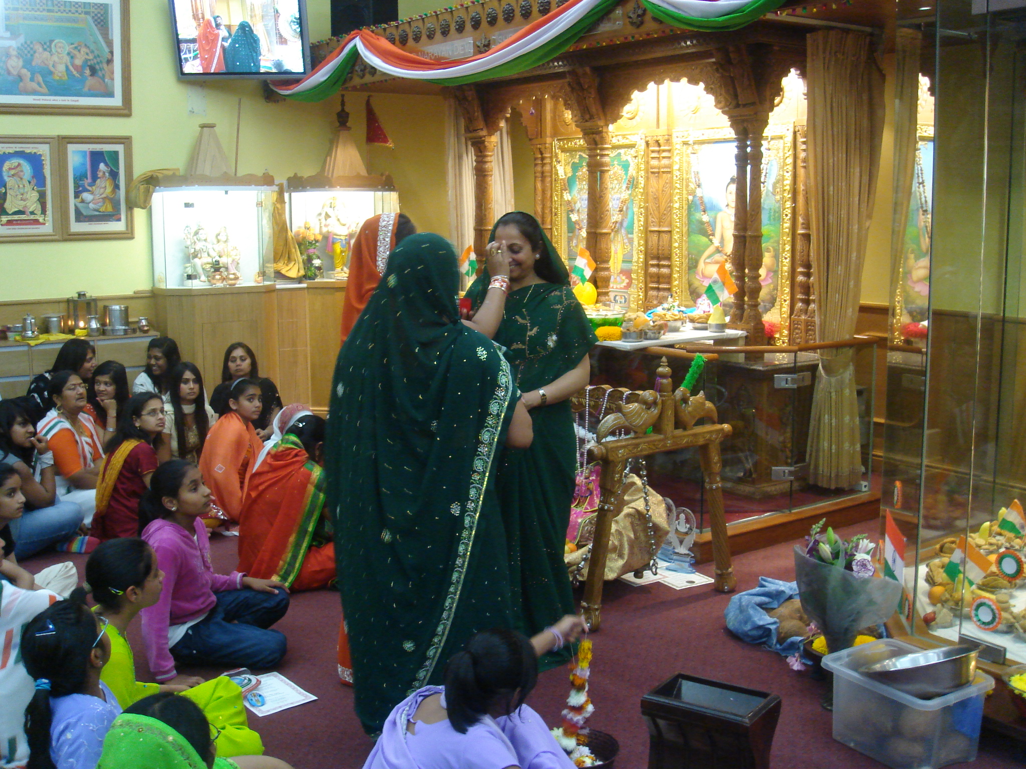 ©1987-2017 SKS Swaminarayan Temple East London