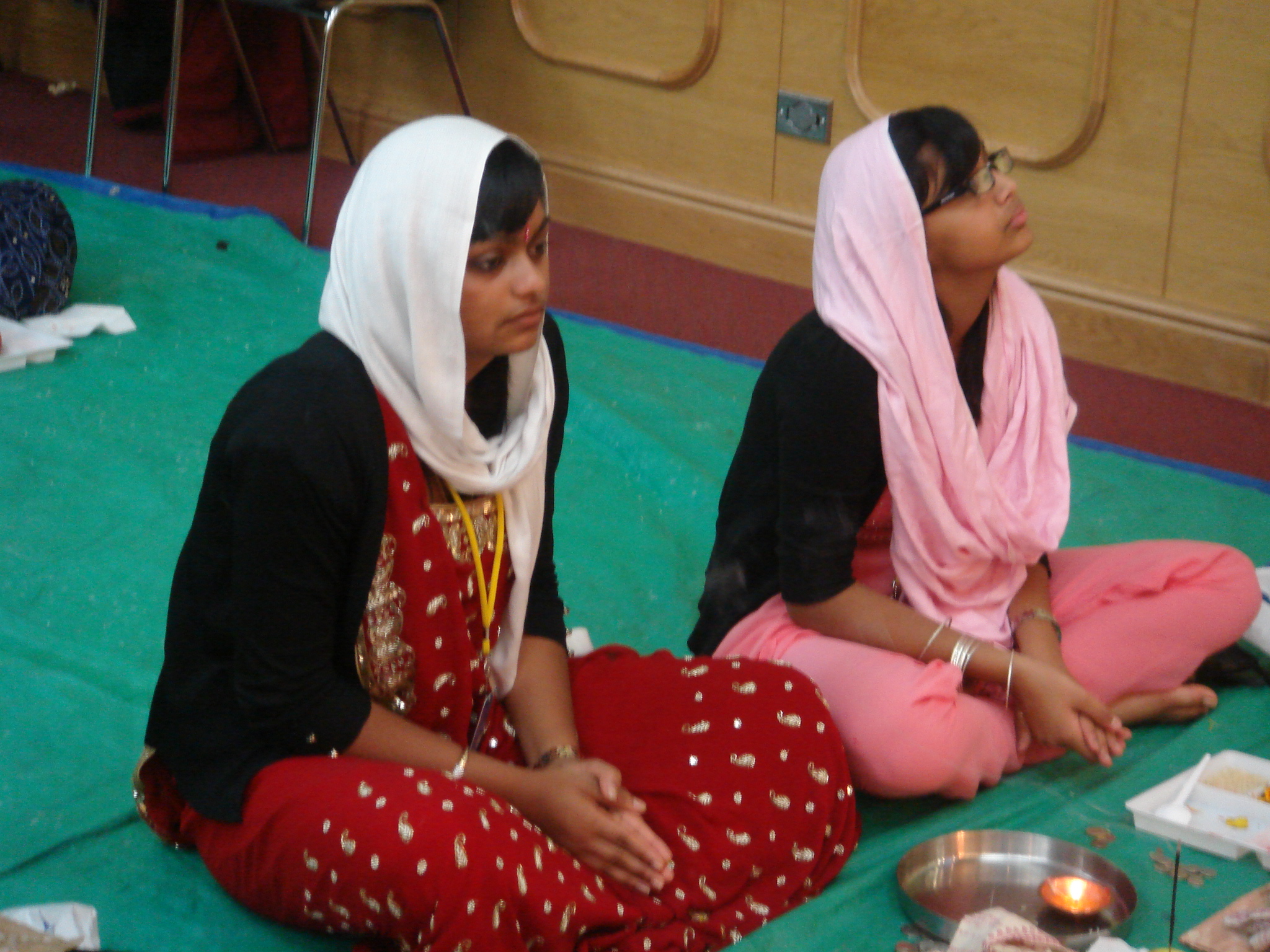 ©1987-2017 SKS Swaminarayan Temple East London