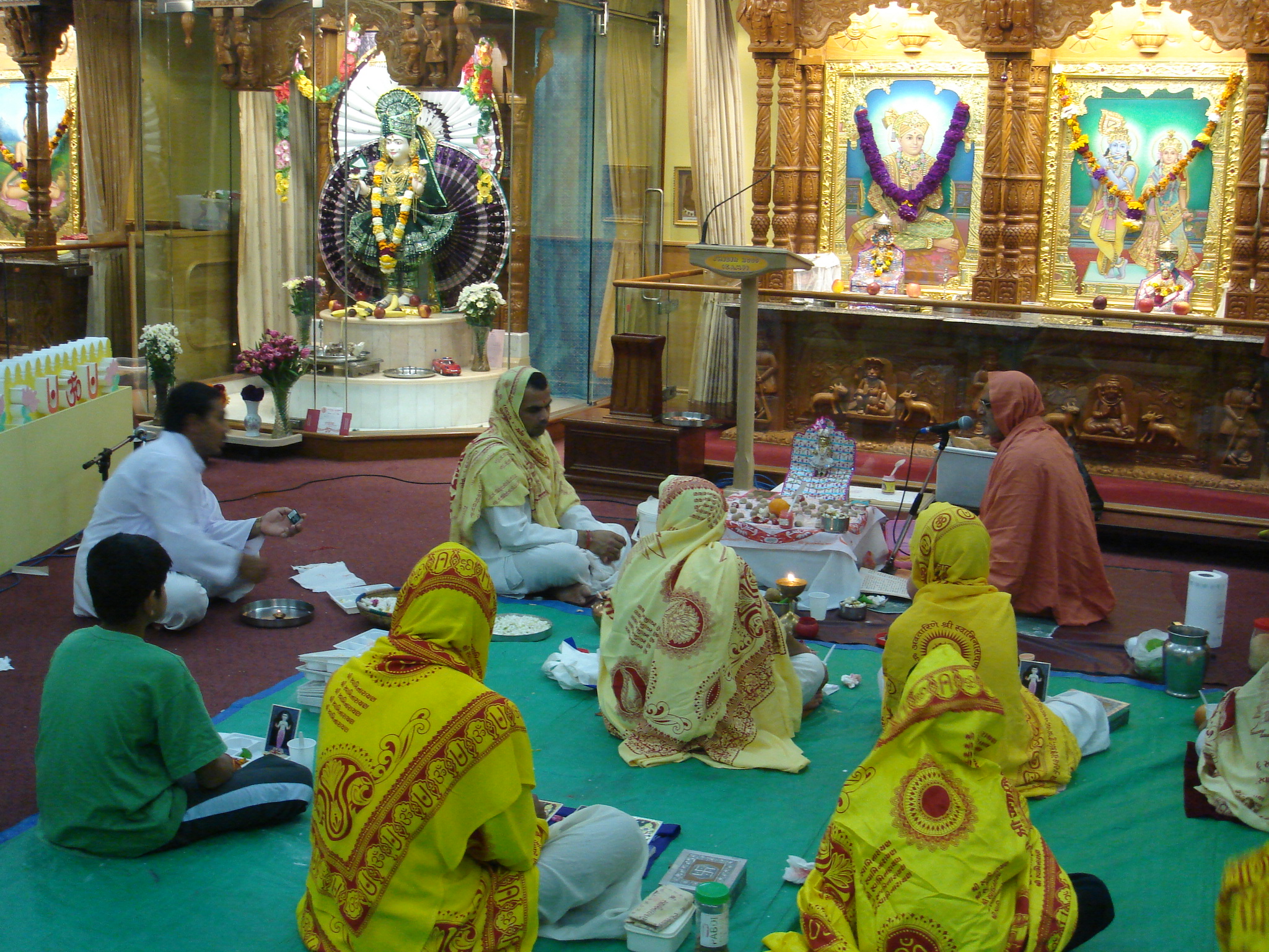 ©1987-2017 SKS Swaminarayan Temple East London