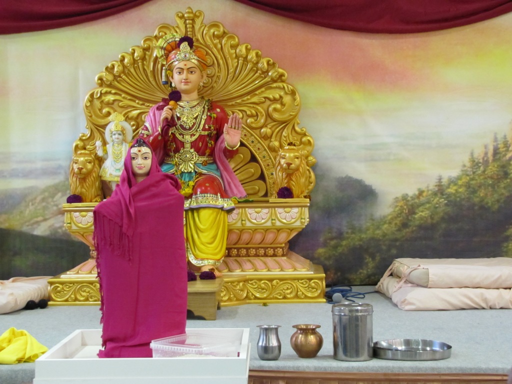 ©1987-2017 SKS Swaminarayan Temple East London