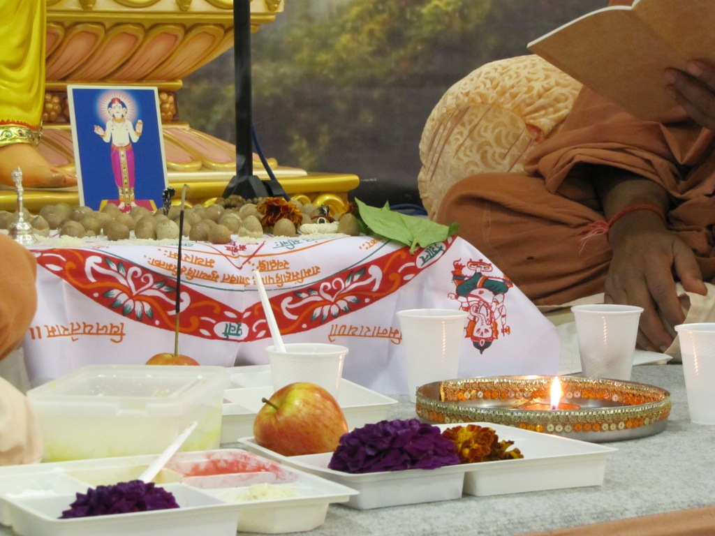 ©1987-2017 SKS Swaminarayan Temple East London