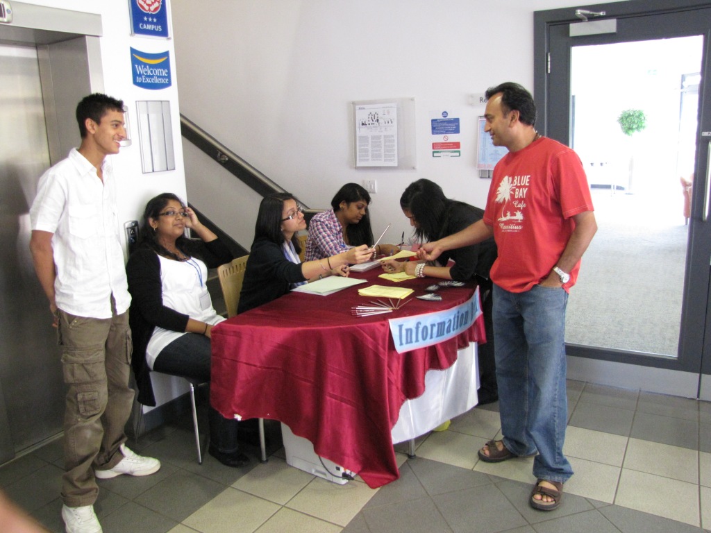 ©1987-2017 SKS Swaminarayan Temple East London