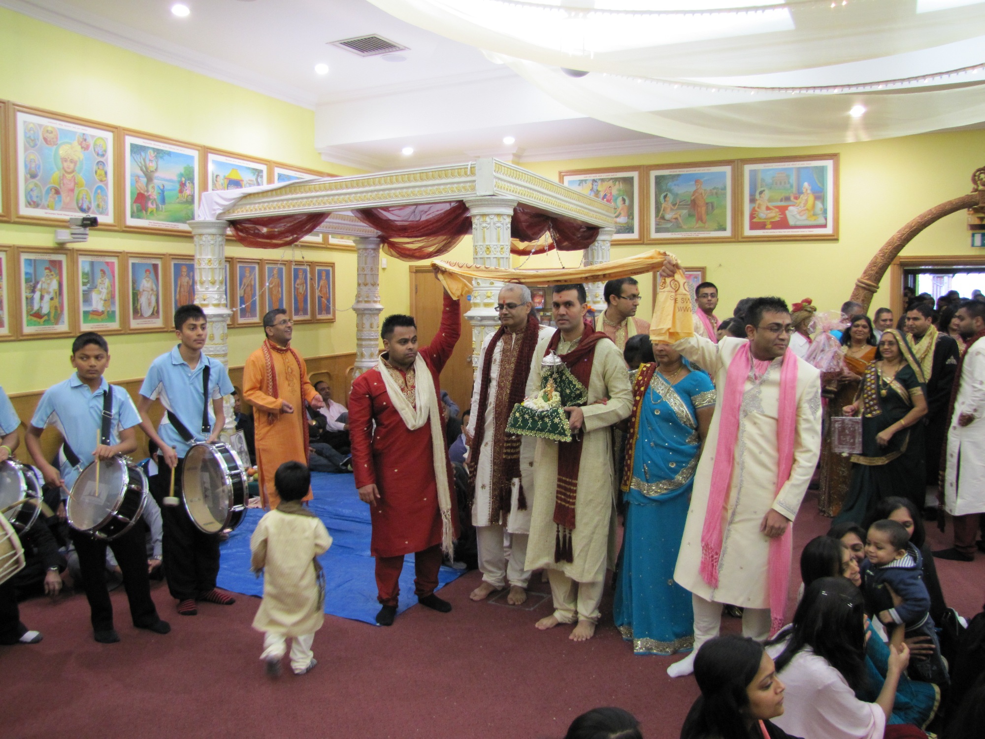 ©1987-2017 SKS Swaminarayan Temple East London