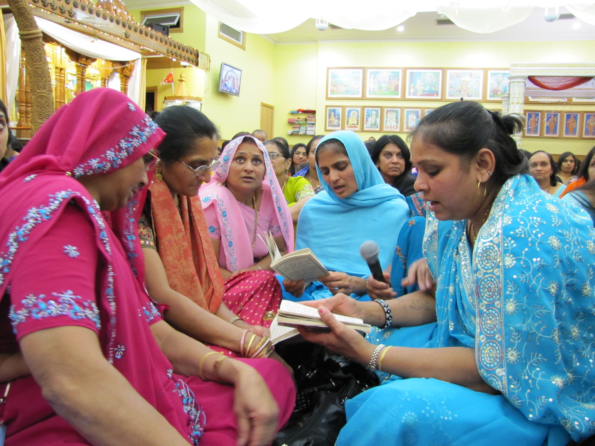 ©1987-2017 SKS Swaminarayan Temple East London
