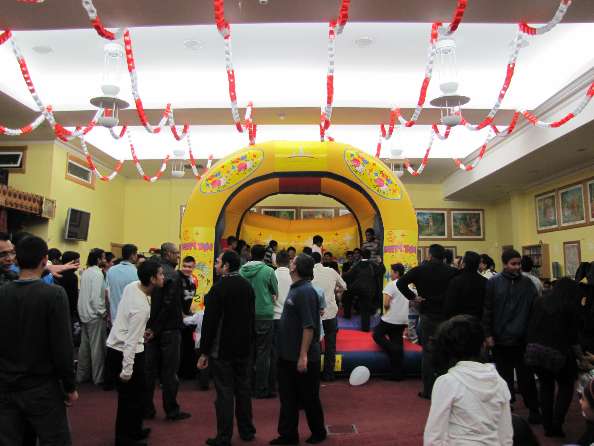 ©1987-2017 SKS Swaminarayan Temple East London