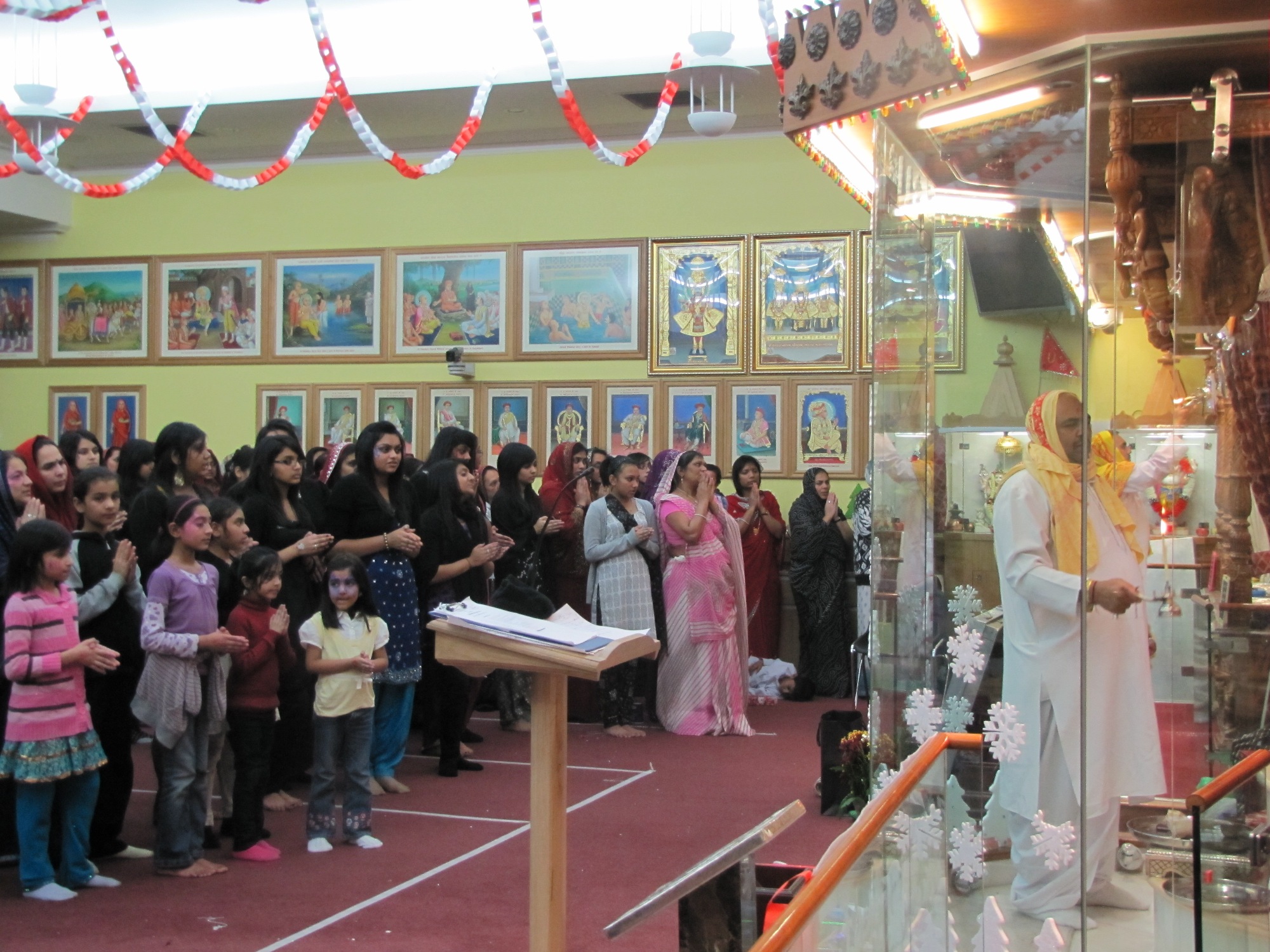 ©1987-2017 SKS Swaminarayan Temple East London