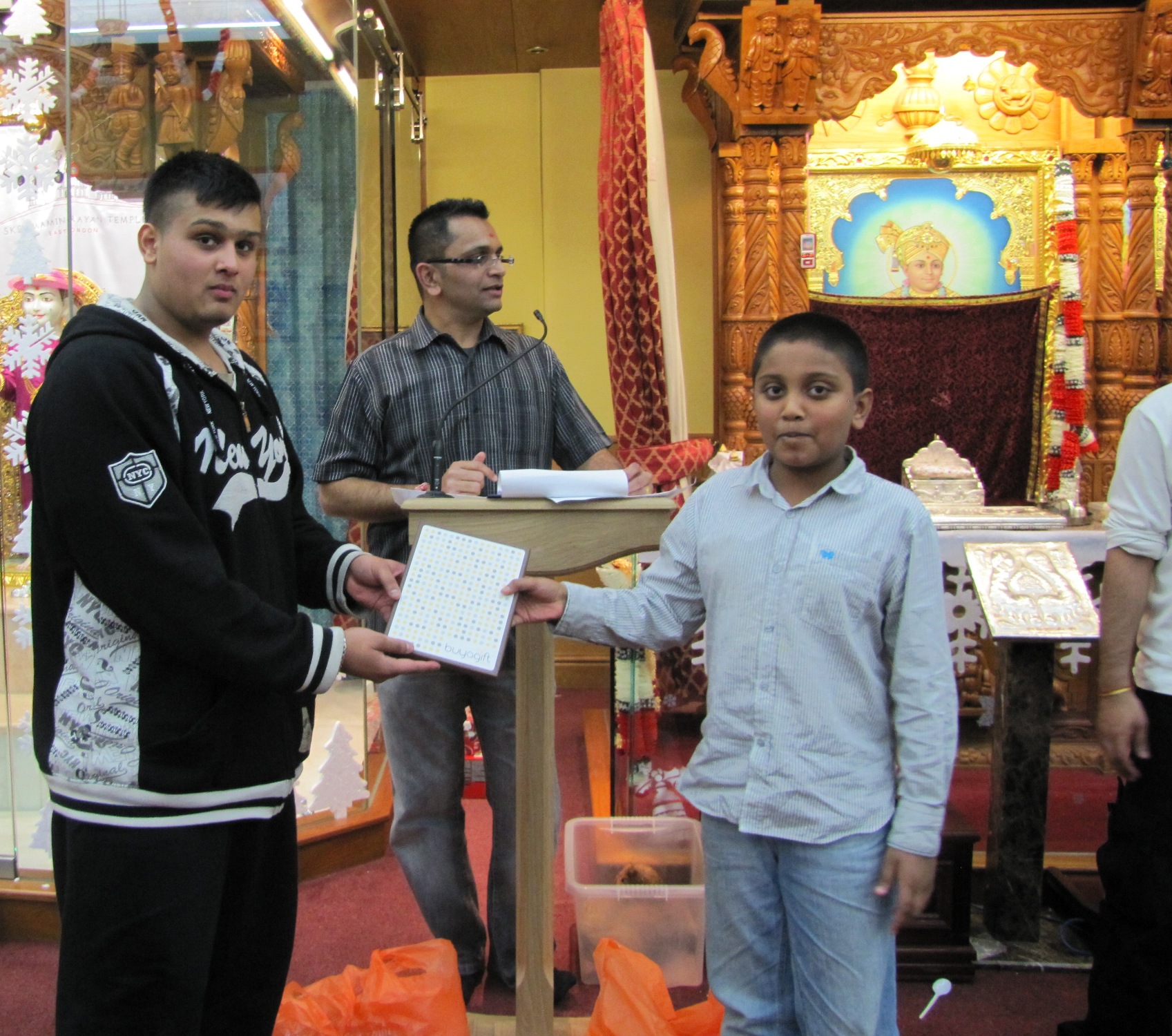 ©1987-2017 SKS Swaminarayan Temple East London