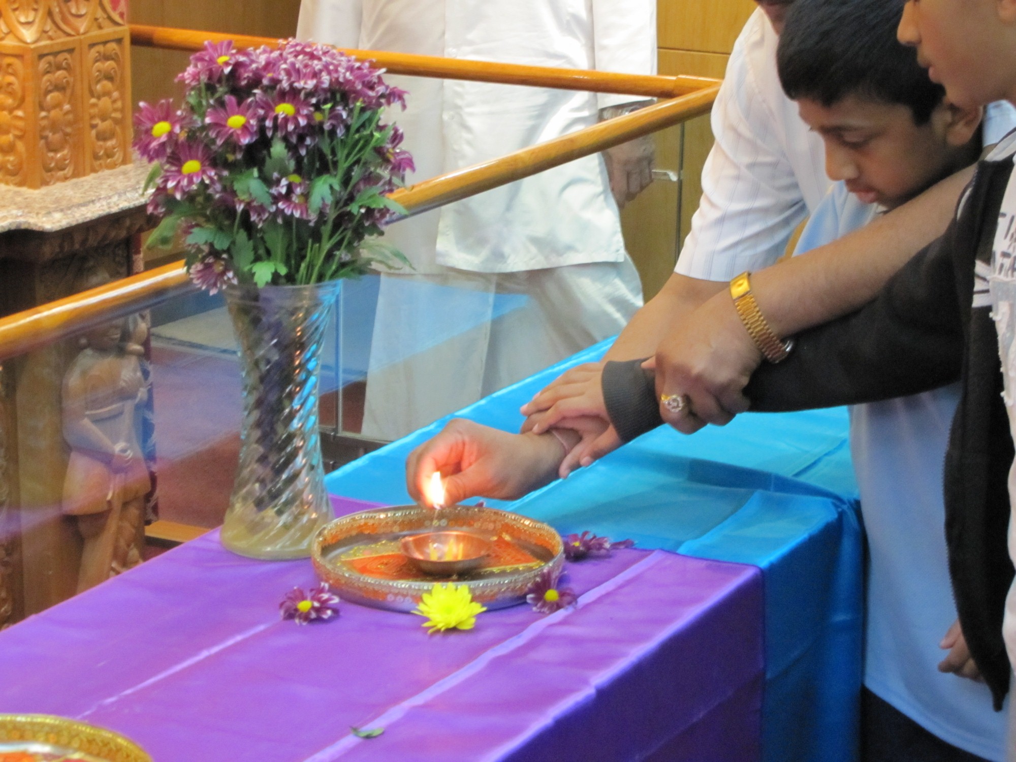 ©1987-2017 SKS Swaminarayan Temple East London