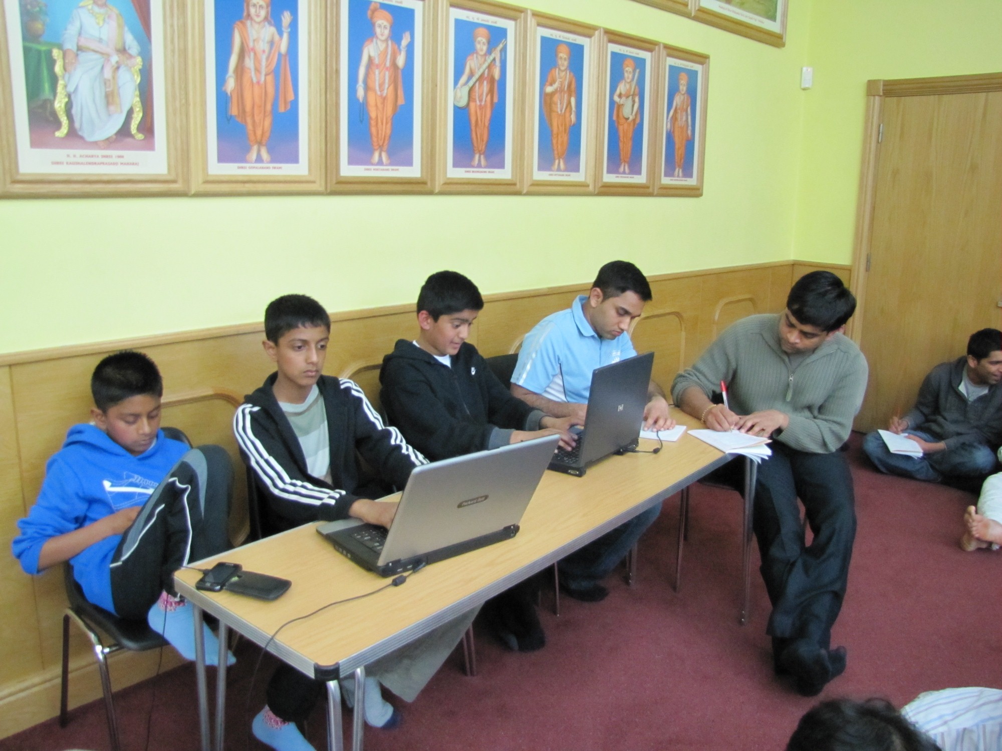 ©1987-2017 SKS Swaminarayan Temple East London