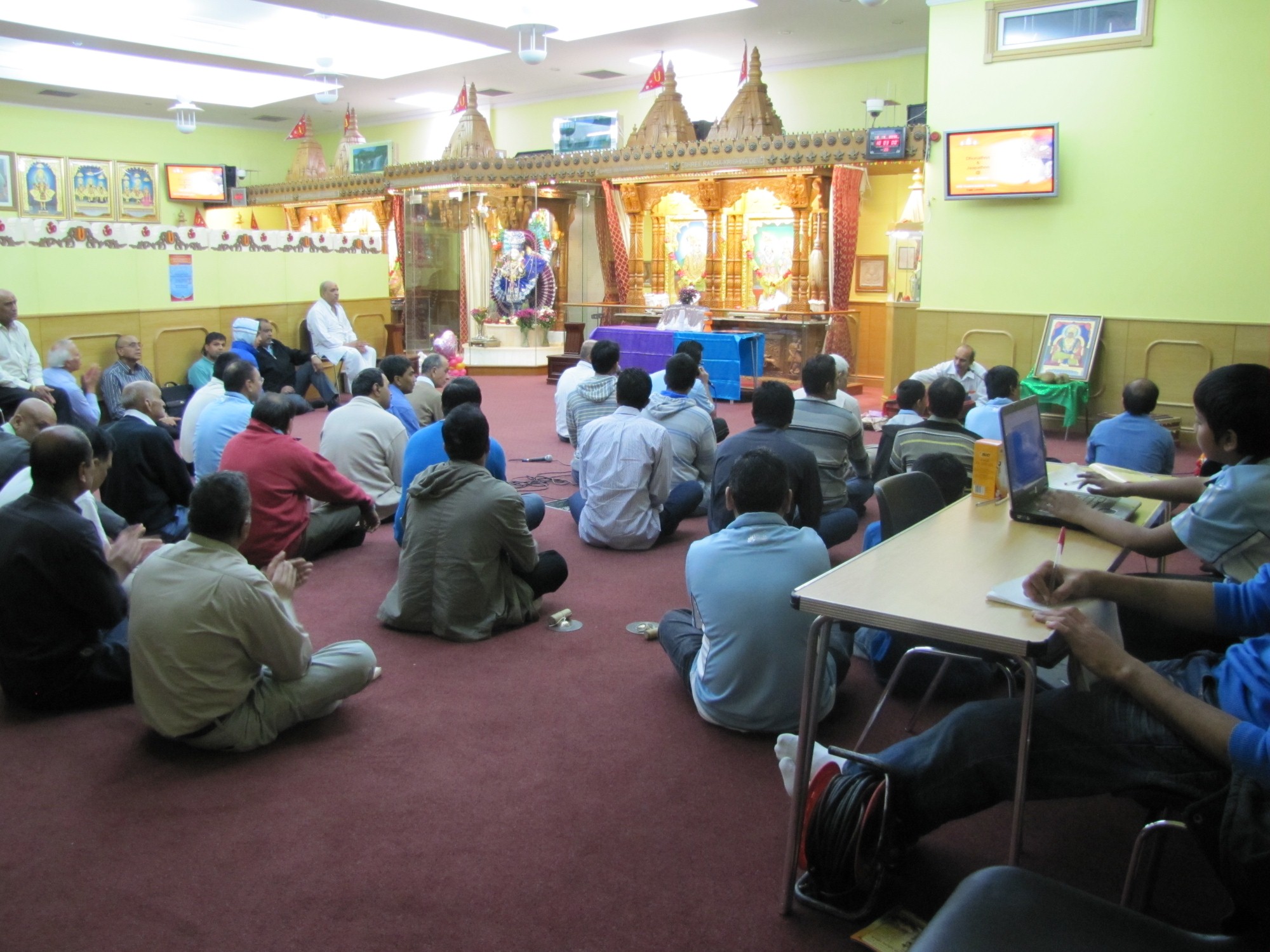 ©1987-2017 SKS Swaminarayan Temple East London