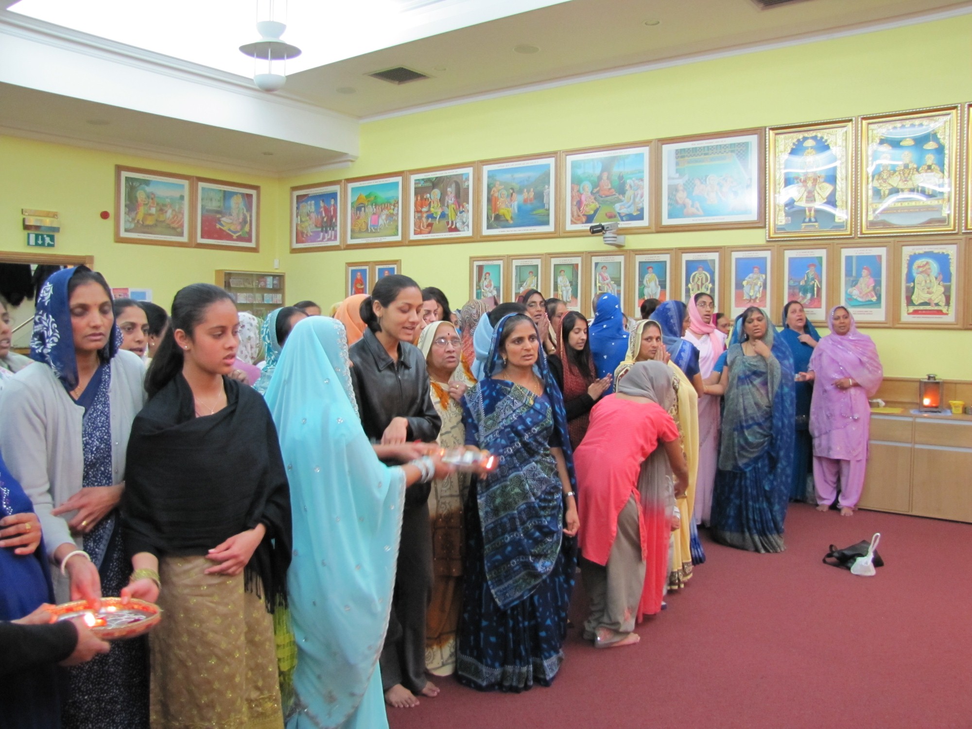 ©1987-2017 SKS Swaminarayan Temple East London