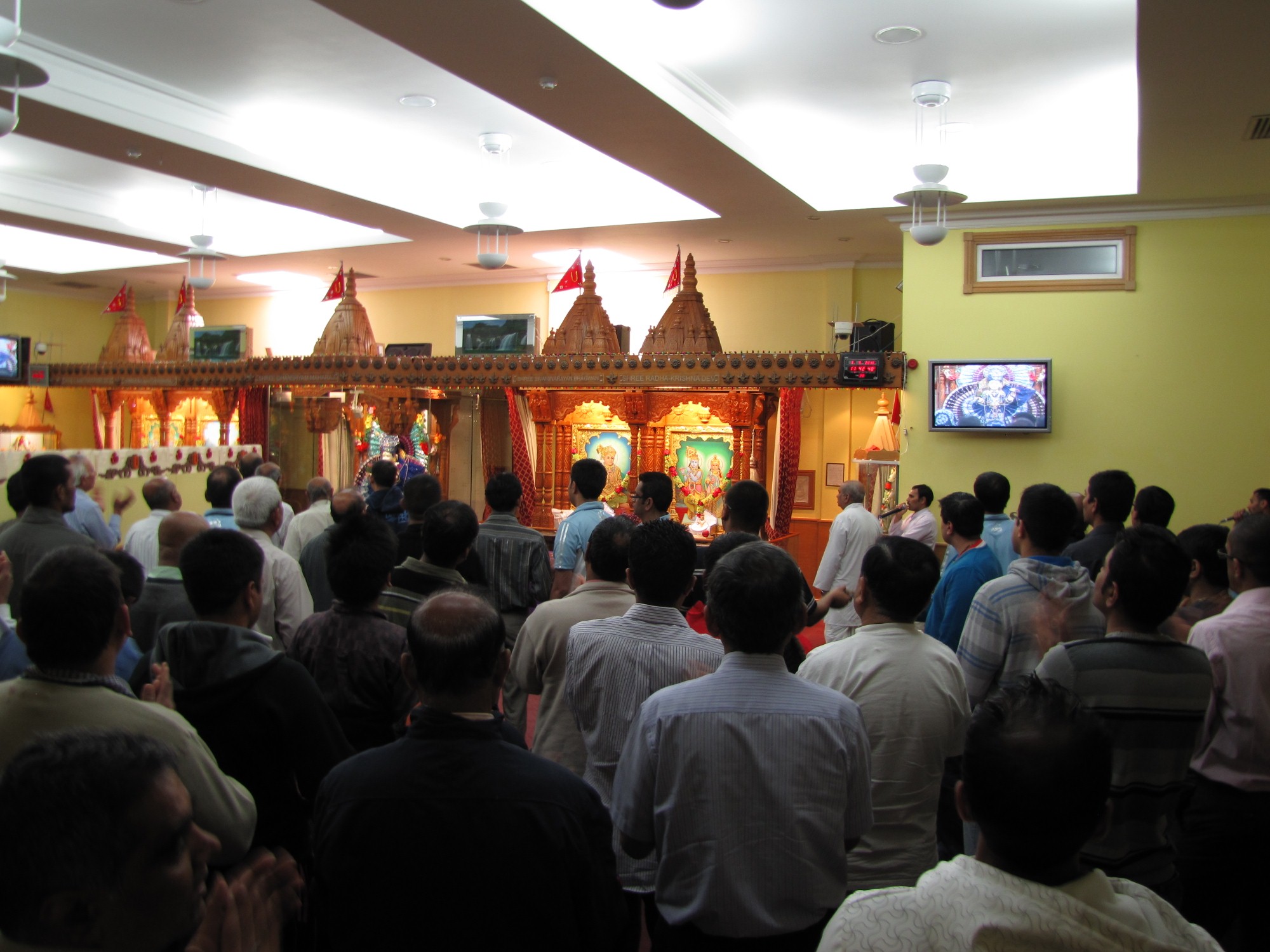 ©1987-2017 SKS Swaminarayan Temple East London