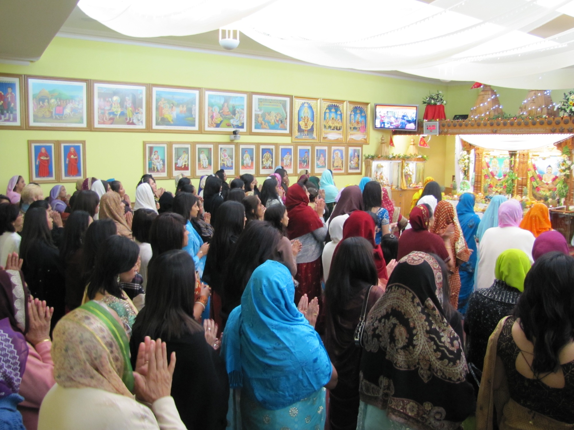 ©1987-2017 SKS Swaminarayan Temple East London