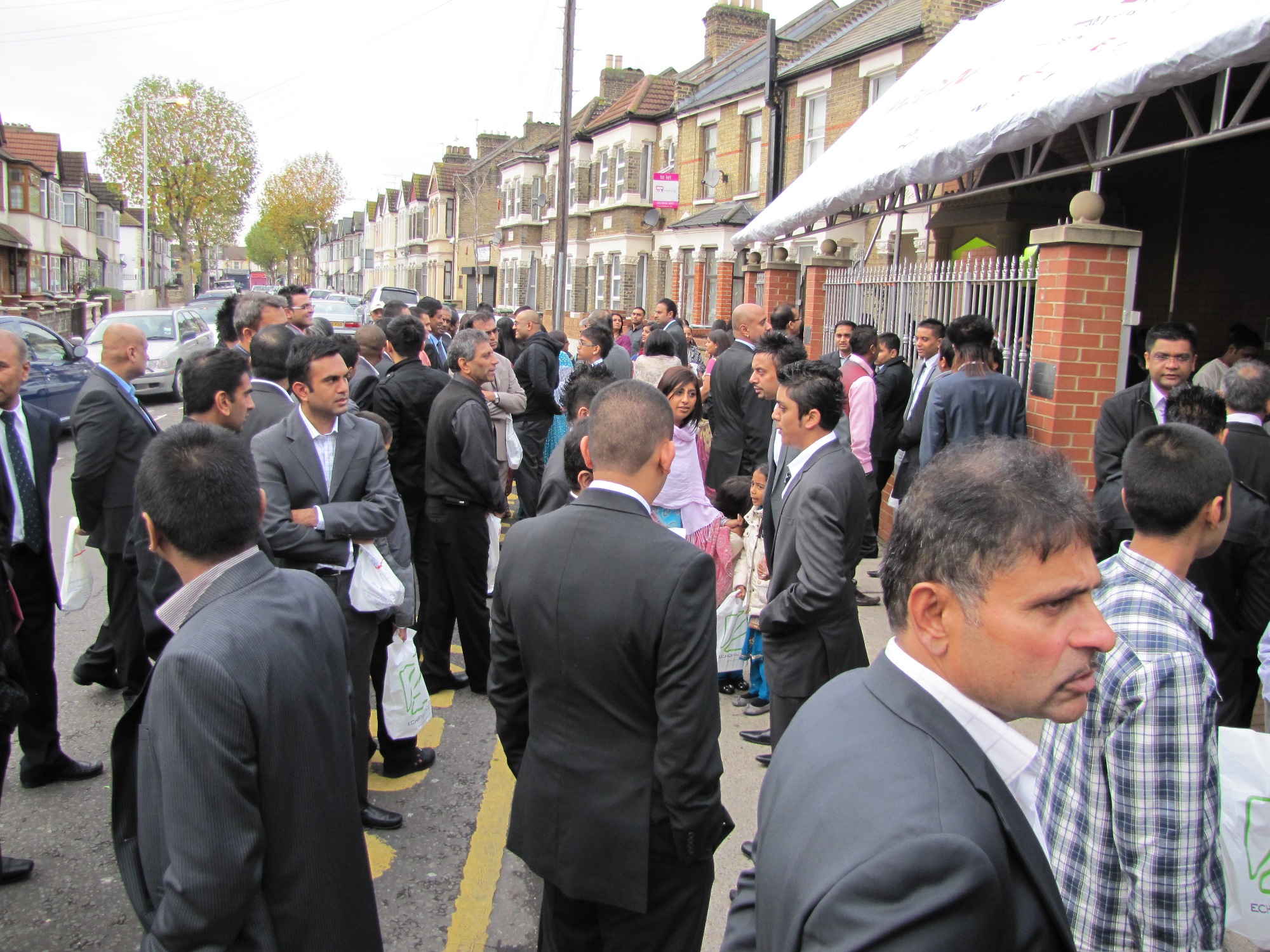 ©1987-2017 SKS Swaminarayan Temple East London
