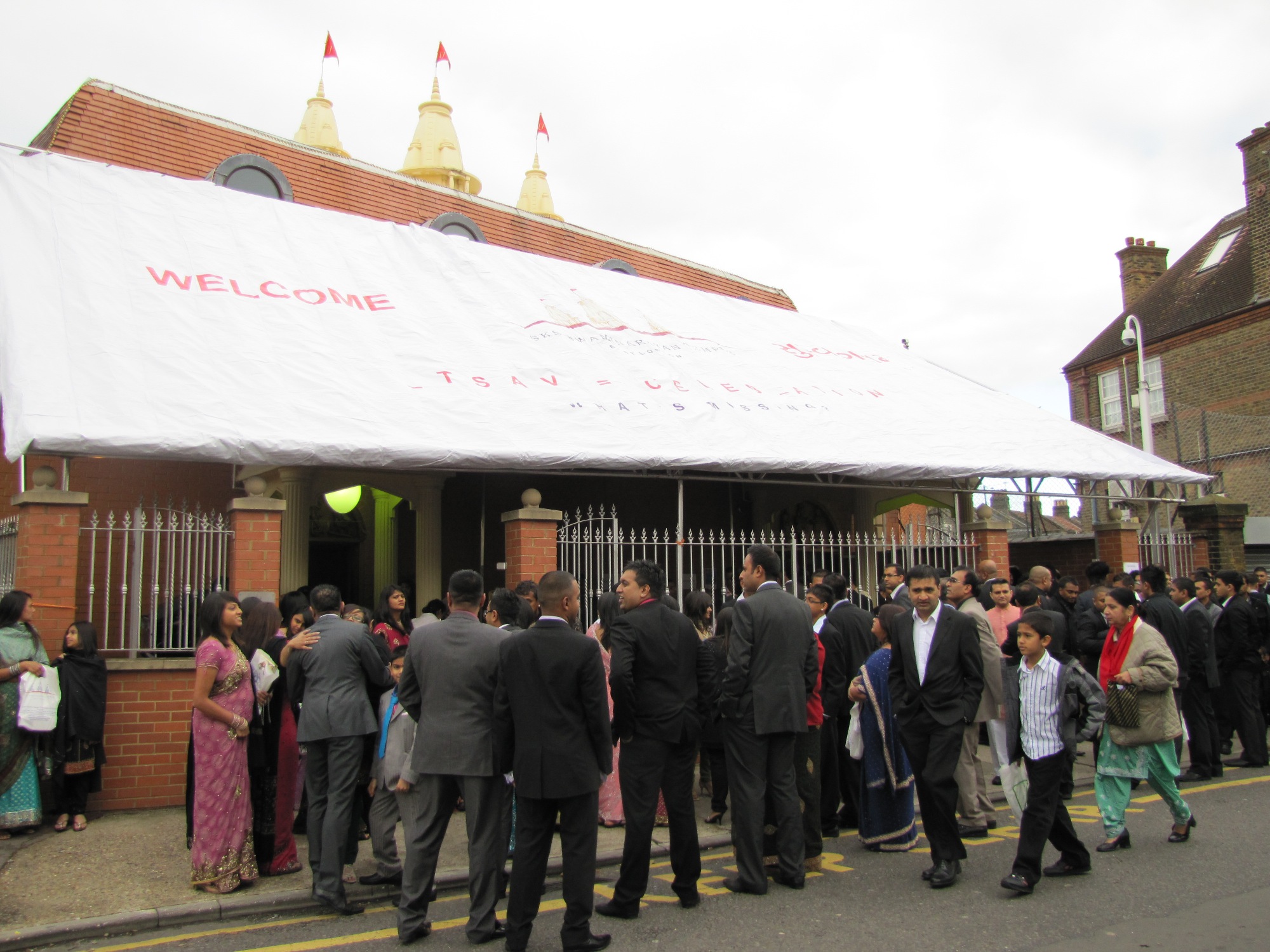 ©1987-2017 SKS Swaminarayan Temple East London
