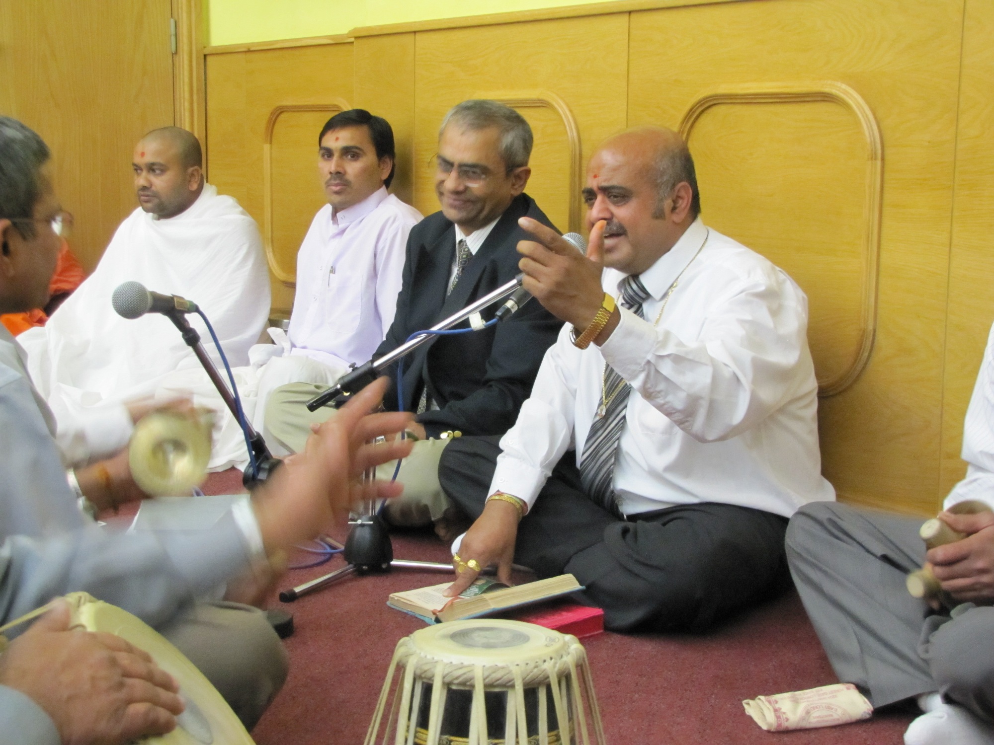 ©1987-2017 SKS Swaminarayan Temple East London