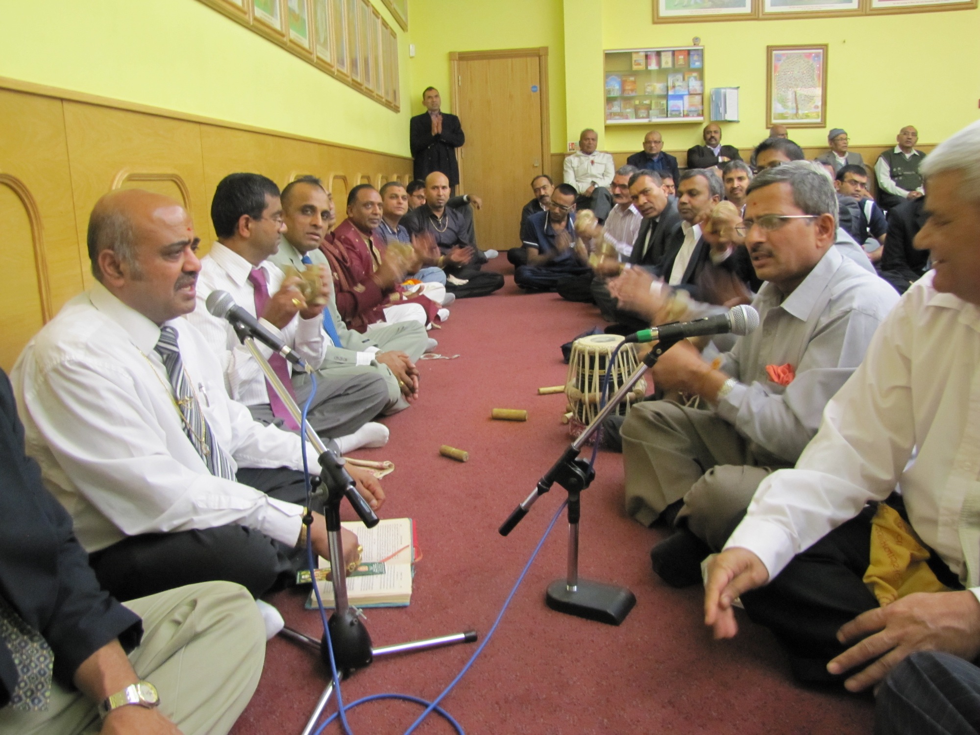 ©1987-2017 SKS Swaminarayan Temple East London