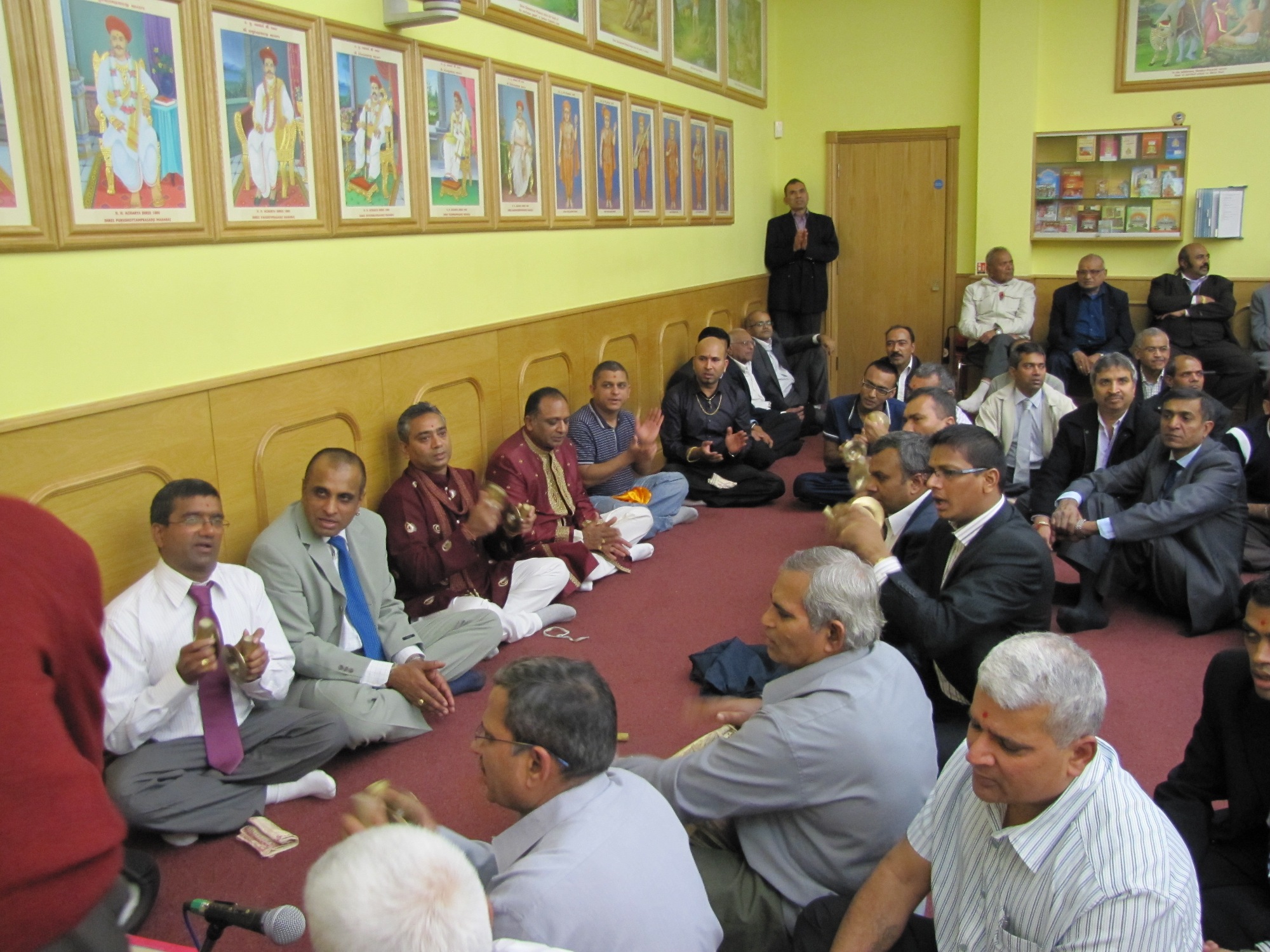 ©1987-2017 SKS Swaminarayan Temple East London