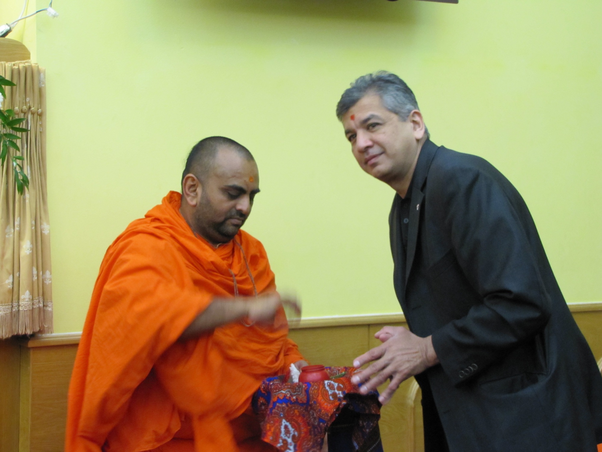 ©1987-2017 SKS Swaminarayan Temple East London