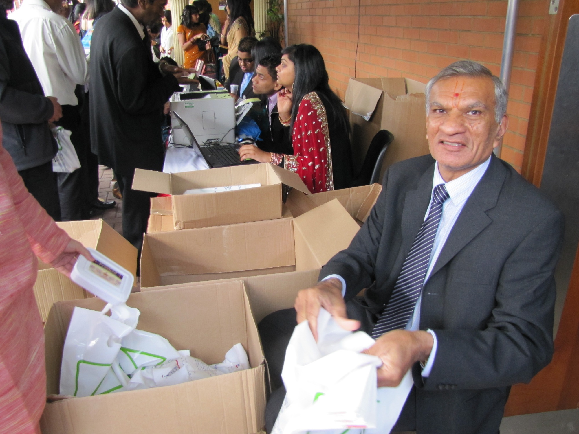 ©1987-2017 SKS Swaminarayan Temple East London