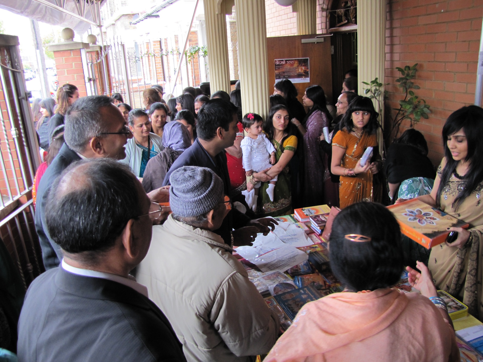 ©1987-2017 SKS Swaminarayan Temple East London