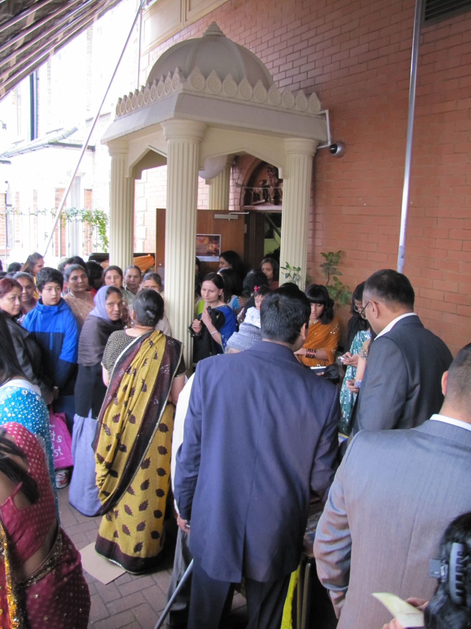 ©1987-2017 SKS Swaminarayan Temple East London