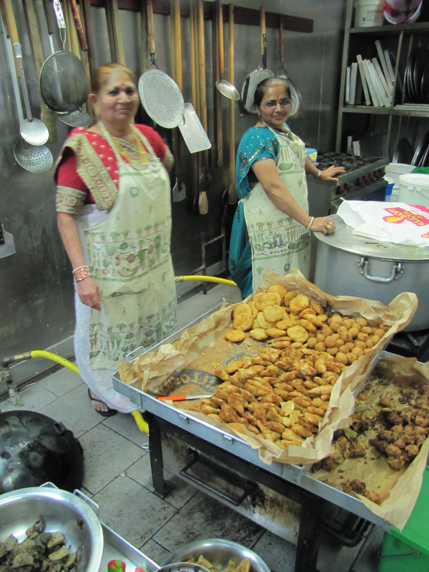 ©1987-2017 SKS Swaminarayan Temple East London