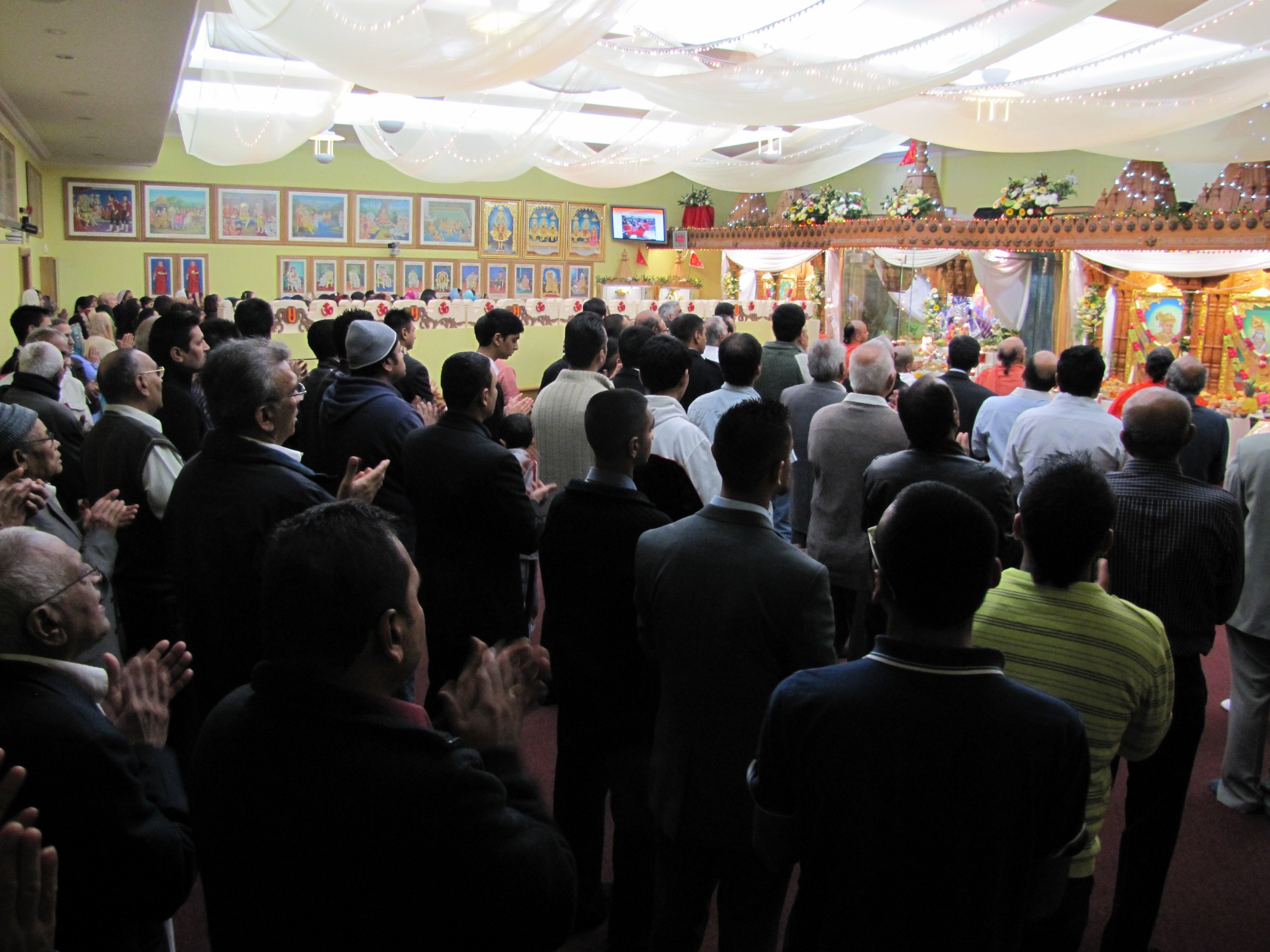 ©1987-2017 SKS Swaminarayan Temple East London
