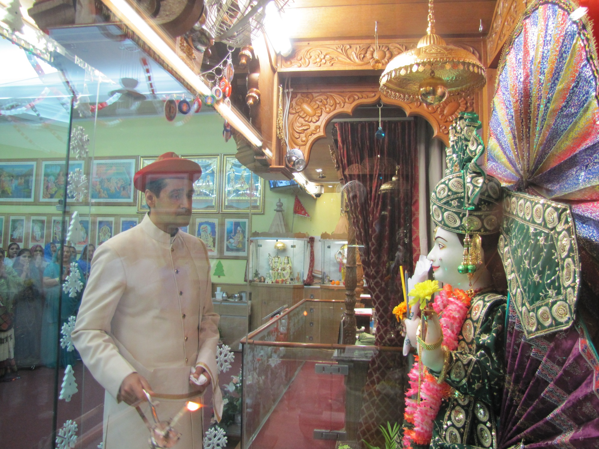©1987-2017 SKS Swaminarayan Temple East London