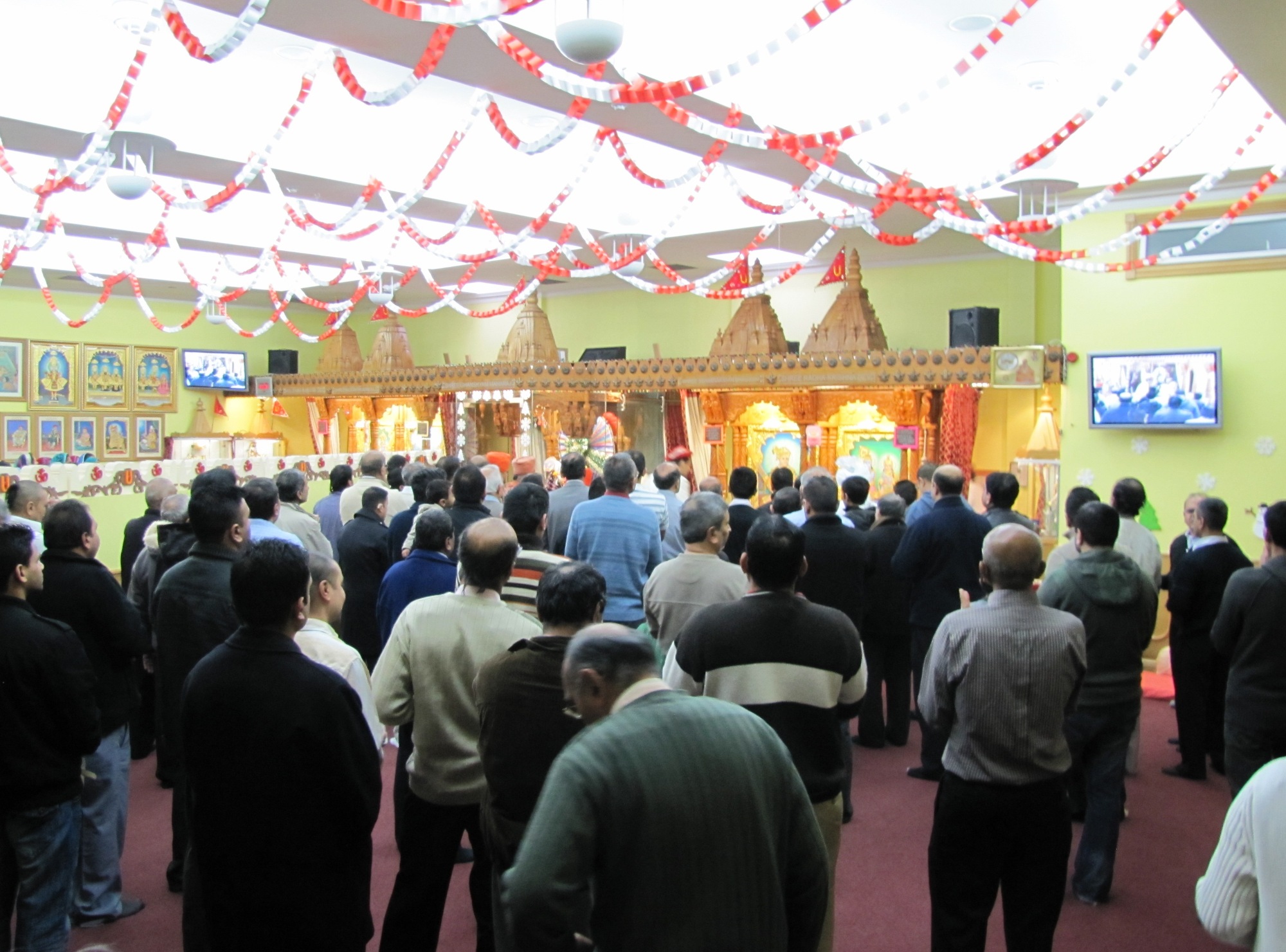 ©1987-2017 SKS Swaminarayan Temple East London