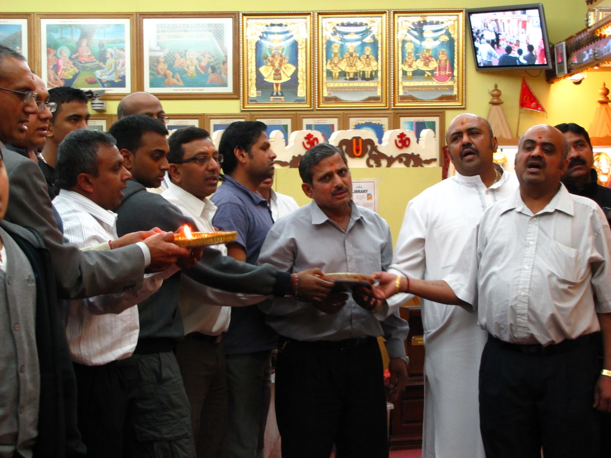 ©1987-2017 SKS Swaminarayan Temple East London