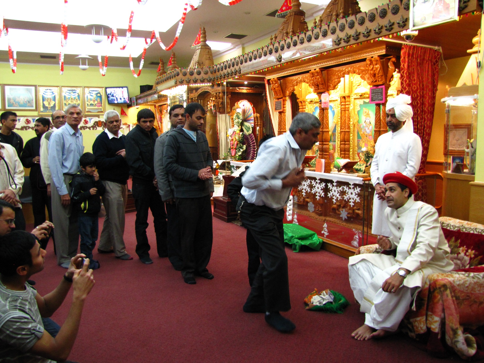 ©1987-2017 SKS Swaminarayan Temple East London