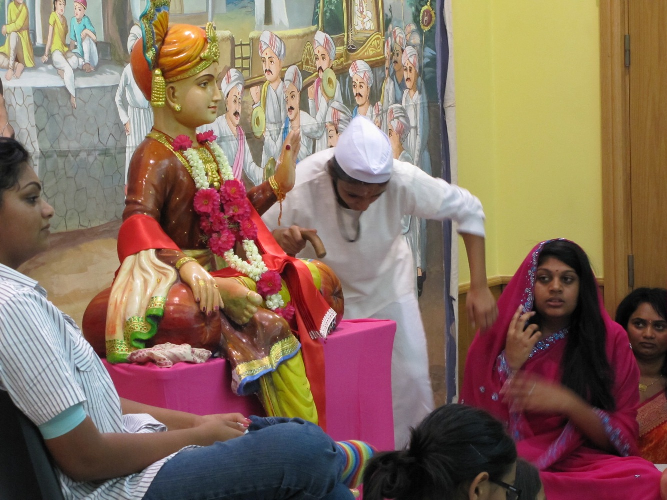 ©1987-2017 SKS Swaminarayan Temple East London