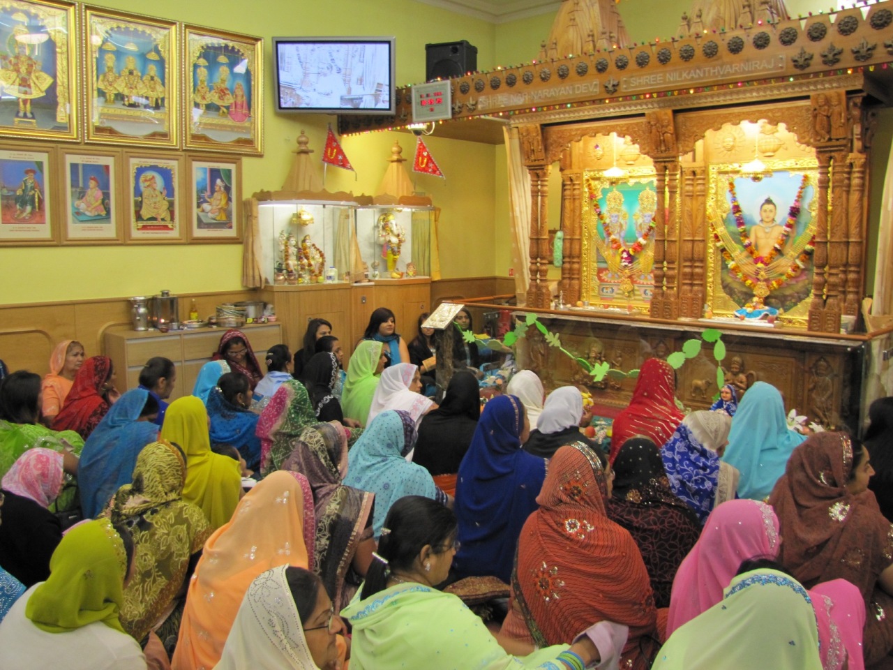 ©1987-2017 SKS Swaminarayan Temple East London