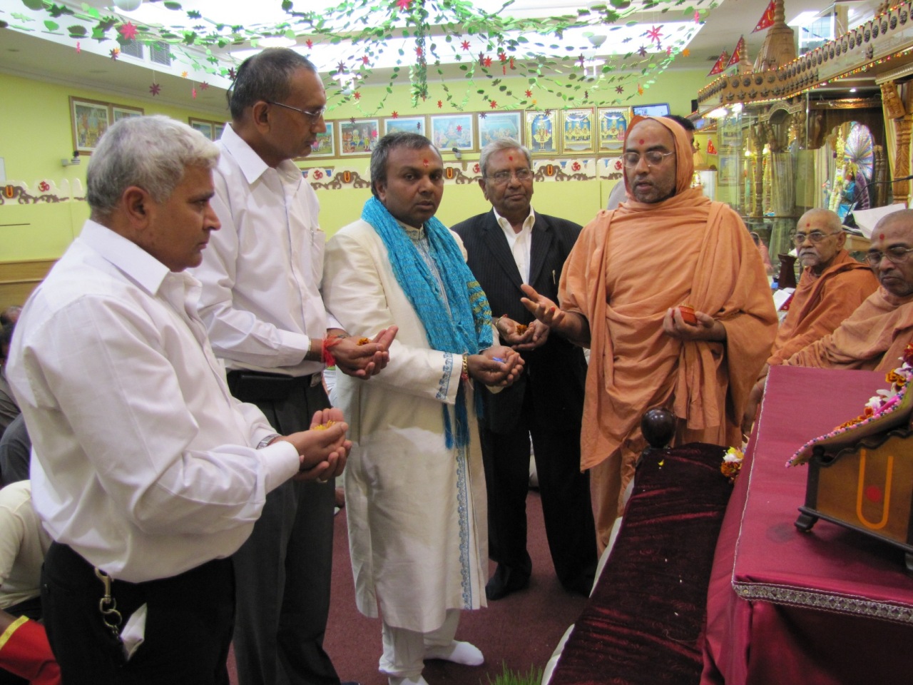©1987-2017 SKS Swaminarayan Temple East London