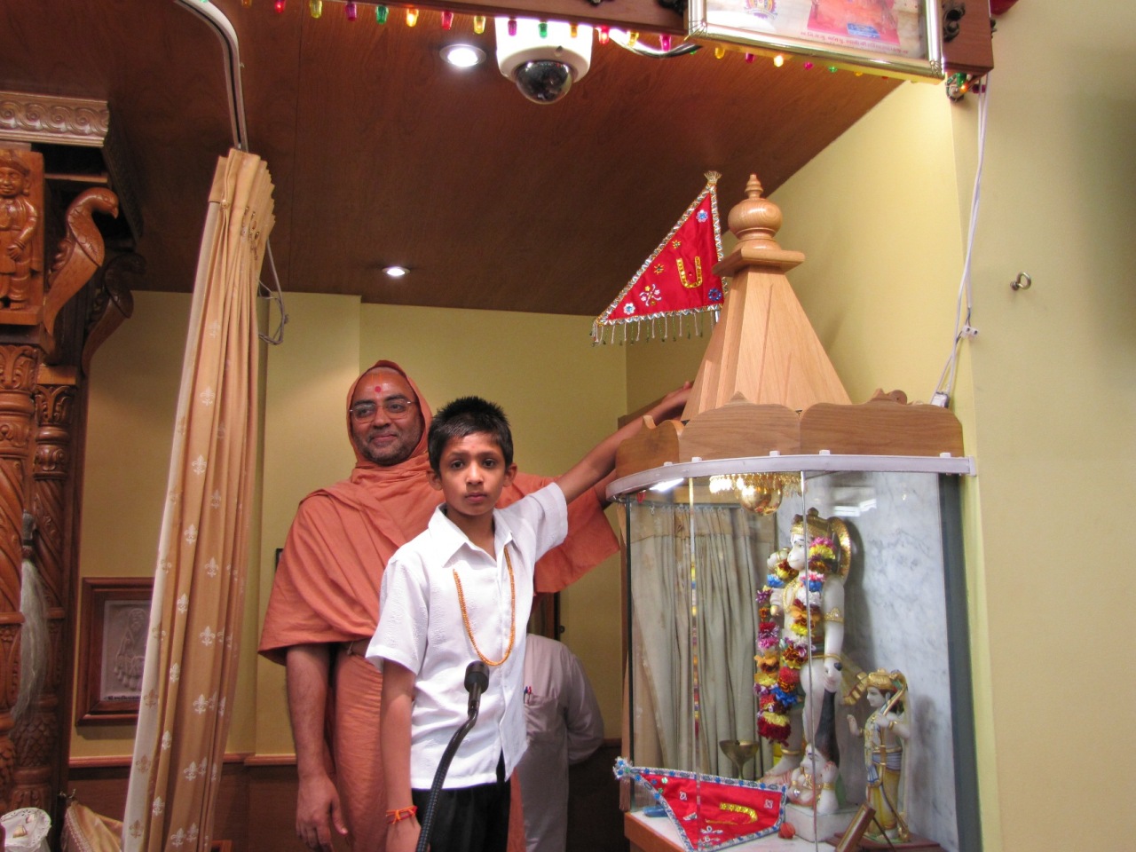 ©1987-2017 SKS Swaminarayan Temple East London
