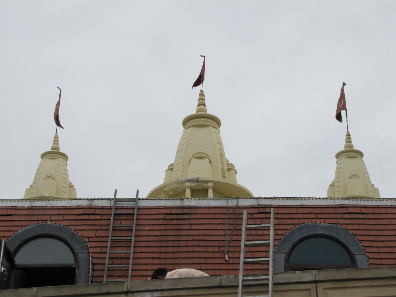 ©1987-2017 SKS Swaminarayan Temple East London