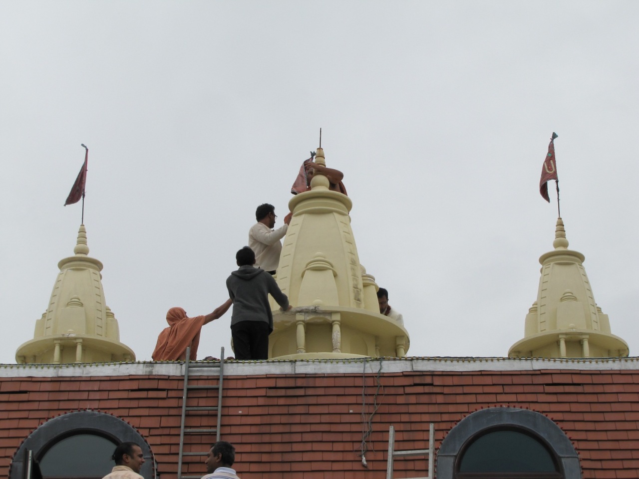 ©1987-2017 SKS Swaminarayan Temple East London