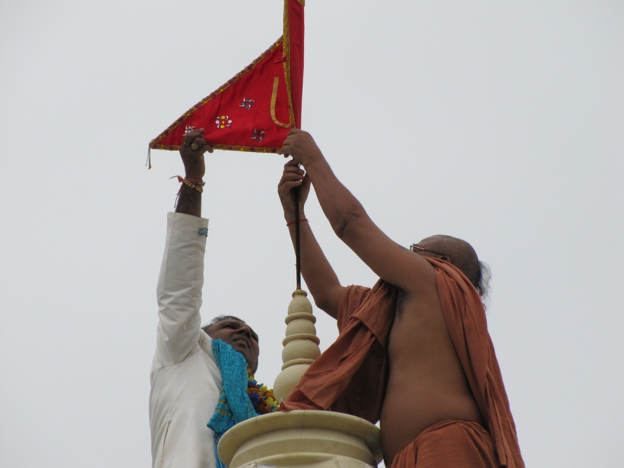 ©1987-2017 SKS Swaminarayan Temple East London