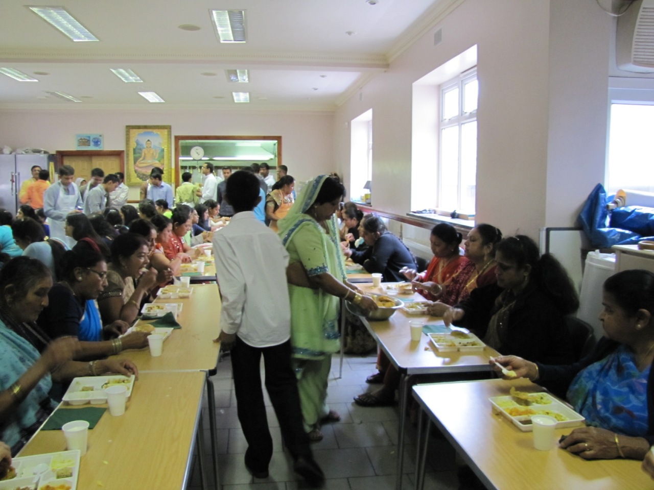 ©1987-2017 SKS Swaminarayan Temple East London
