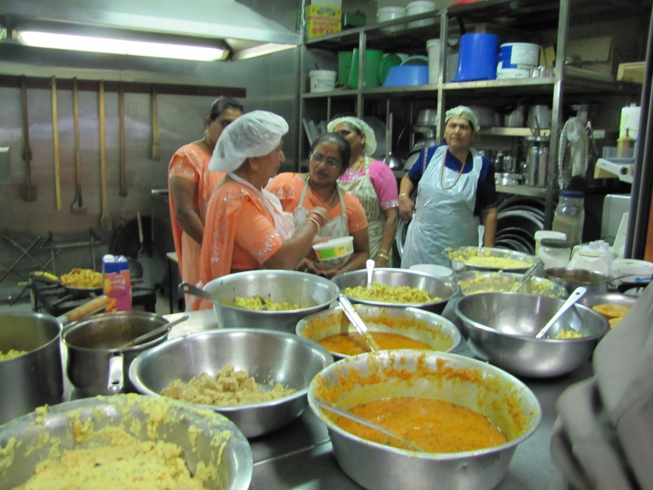©1987-2017 SKS Swaminarayan Temple East London