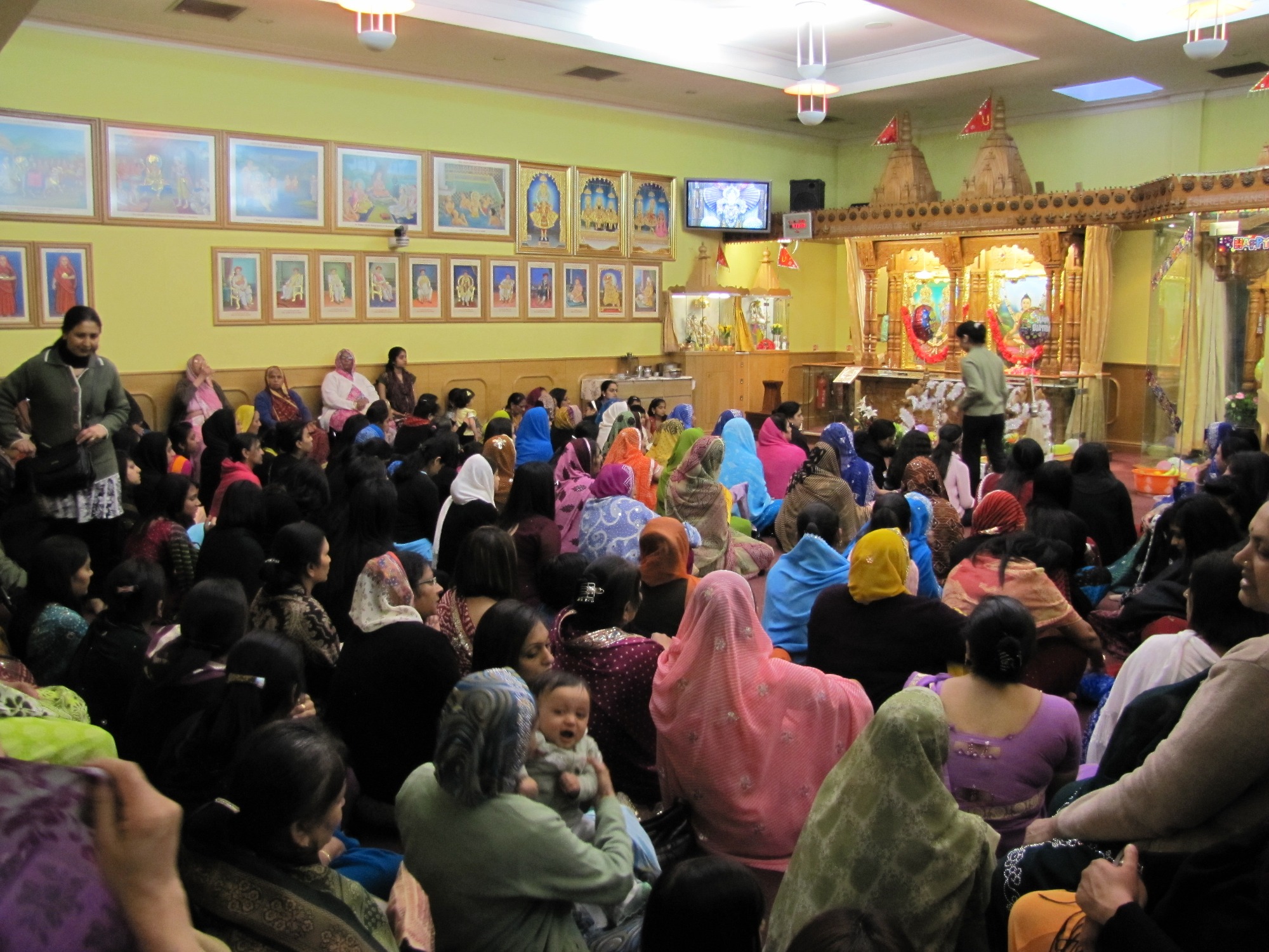 ©1987-2017 SKS Swaminarayan Temple East London