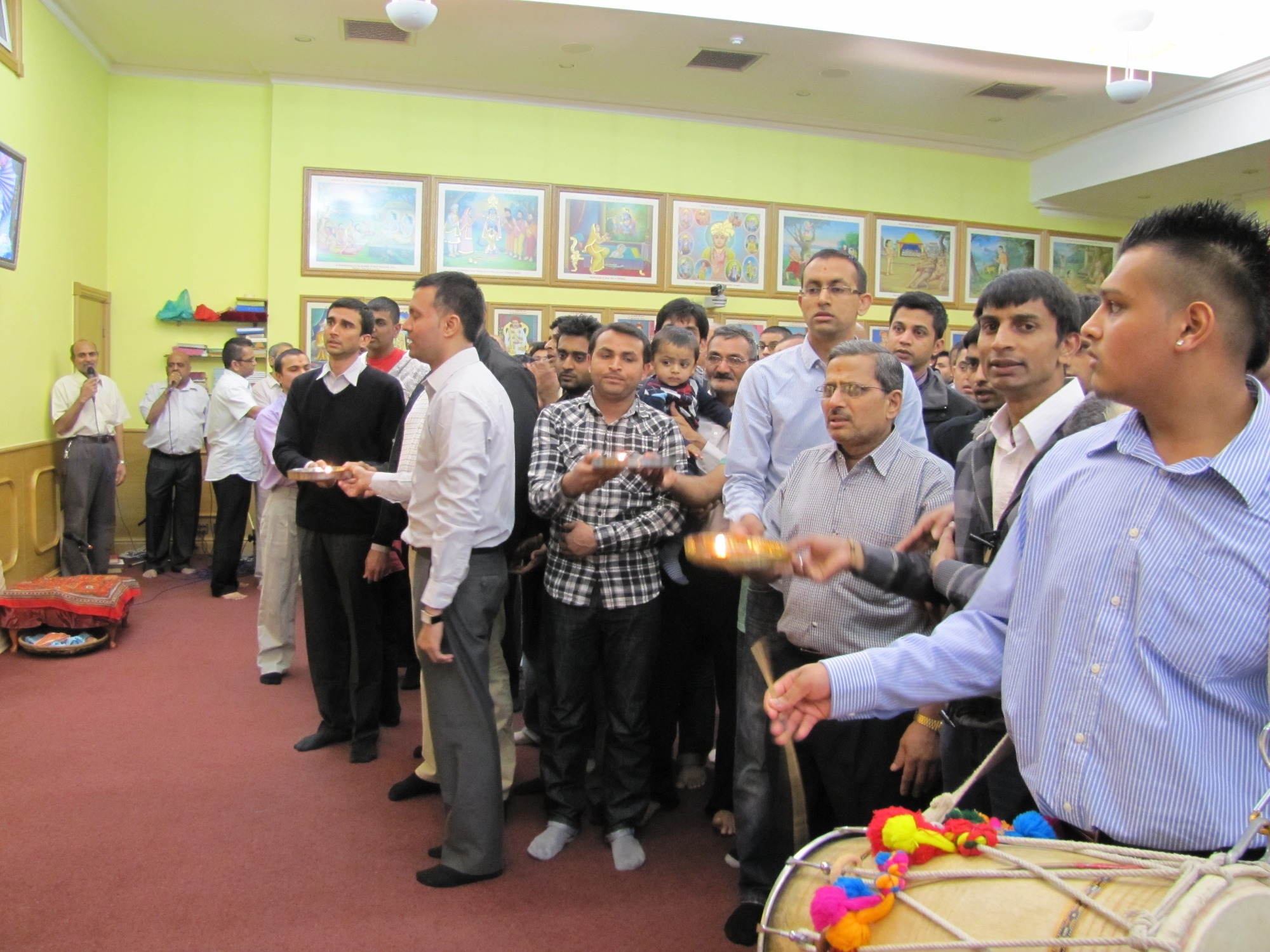 ©1987-2017 SKS Swaminarayan Temple East London