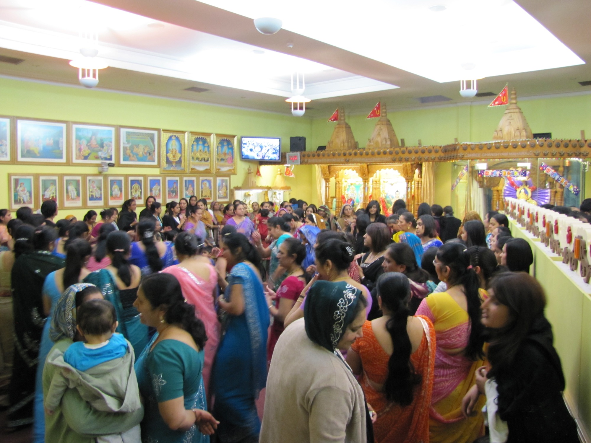 ©1987-2017 SKS Swaminarayan Temple East London
